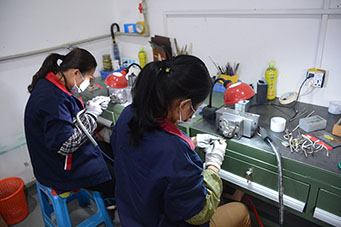 塑膠精密模具制造中常用的拋光方法有哪些？